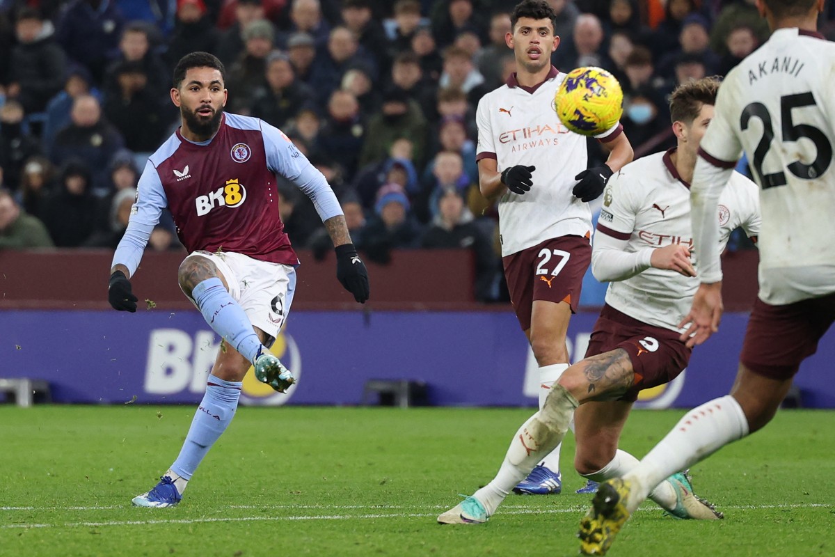 Manchester City slump to fourth after defeat at Villa, Liverpool win