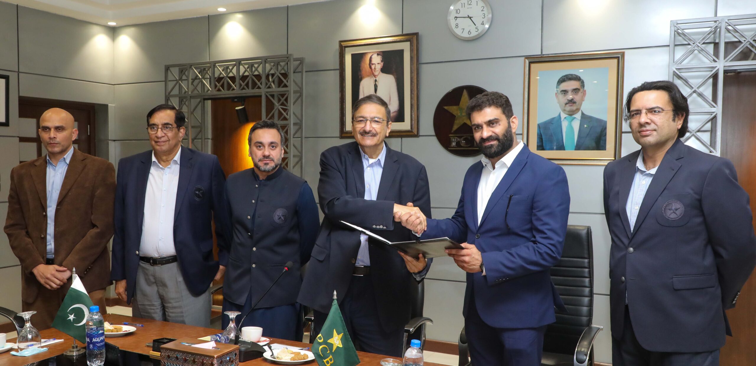 PCB inks contract with DineticQ