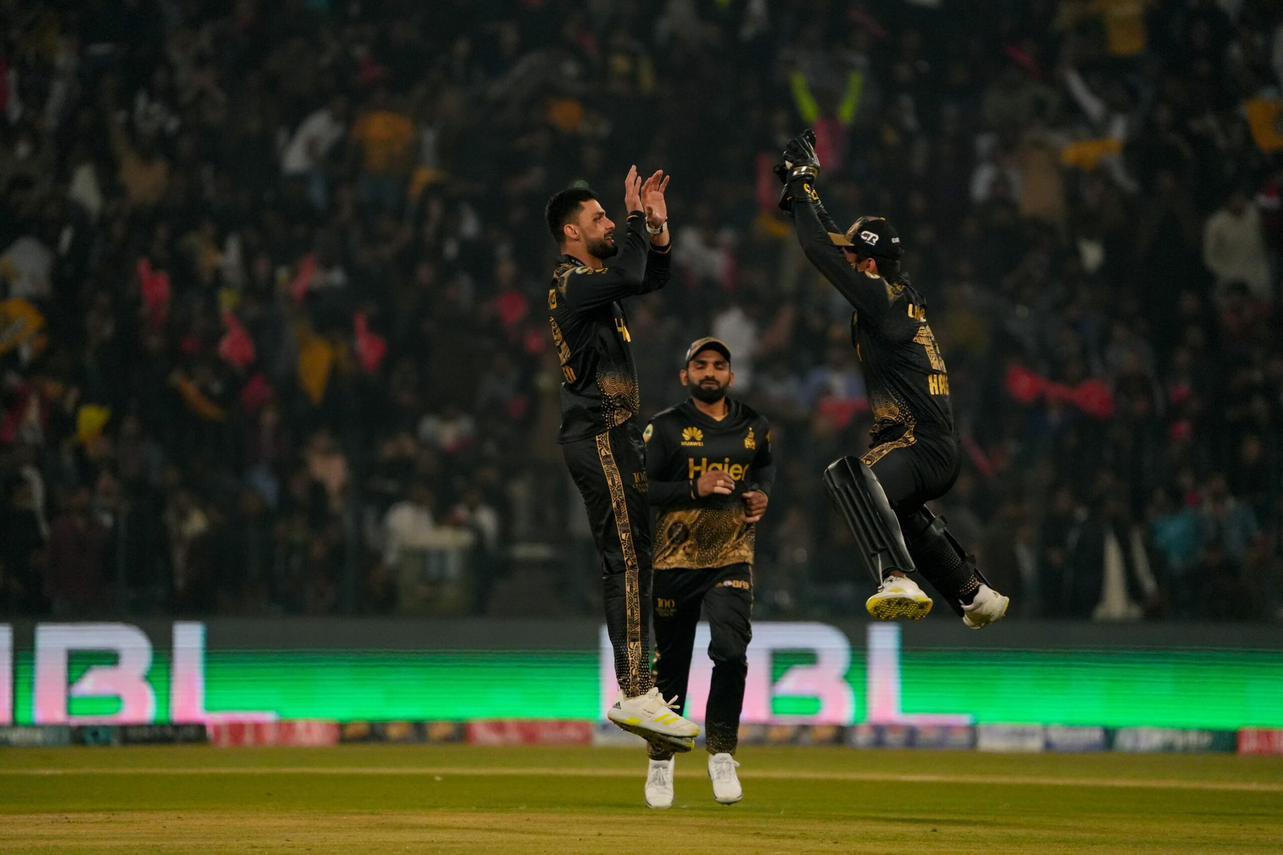 Rassie van der Dussen’s undefeated ton in vain as Peshawar down Lahore in PSL-9