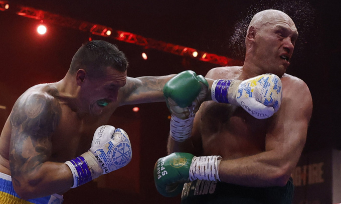 Usyk beats Fury to become undisputed heavyweight champion