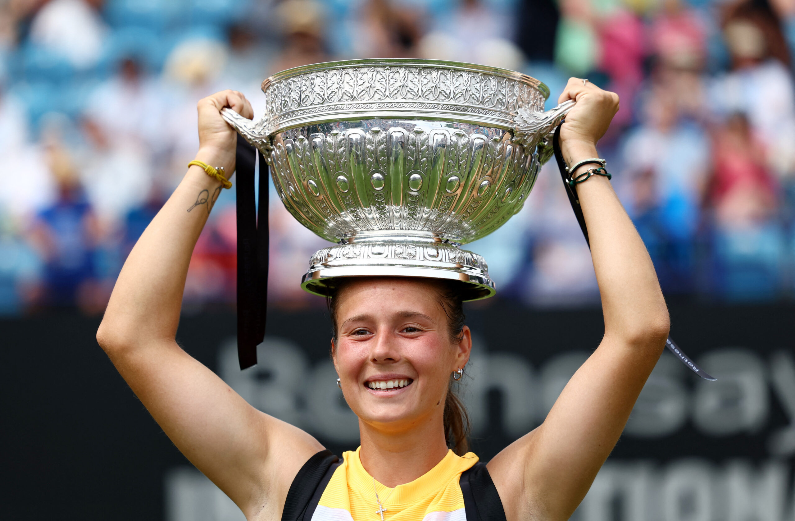 Kasatkina beats Fernandez to win Eastbourne title