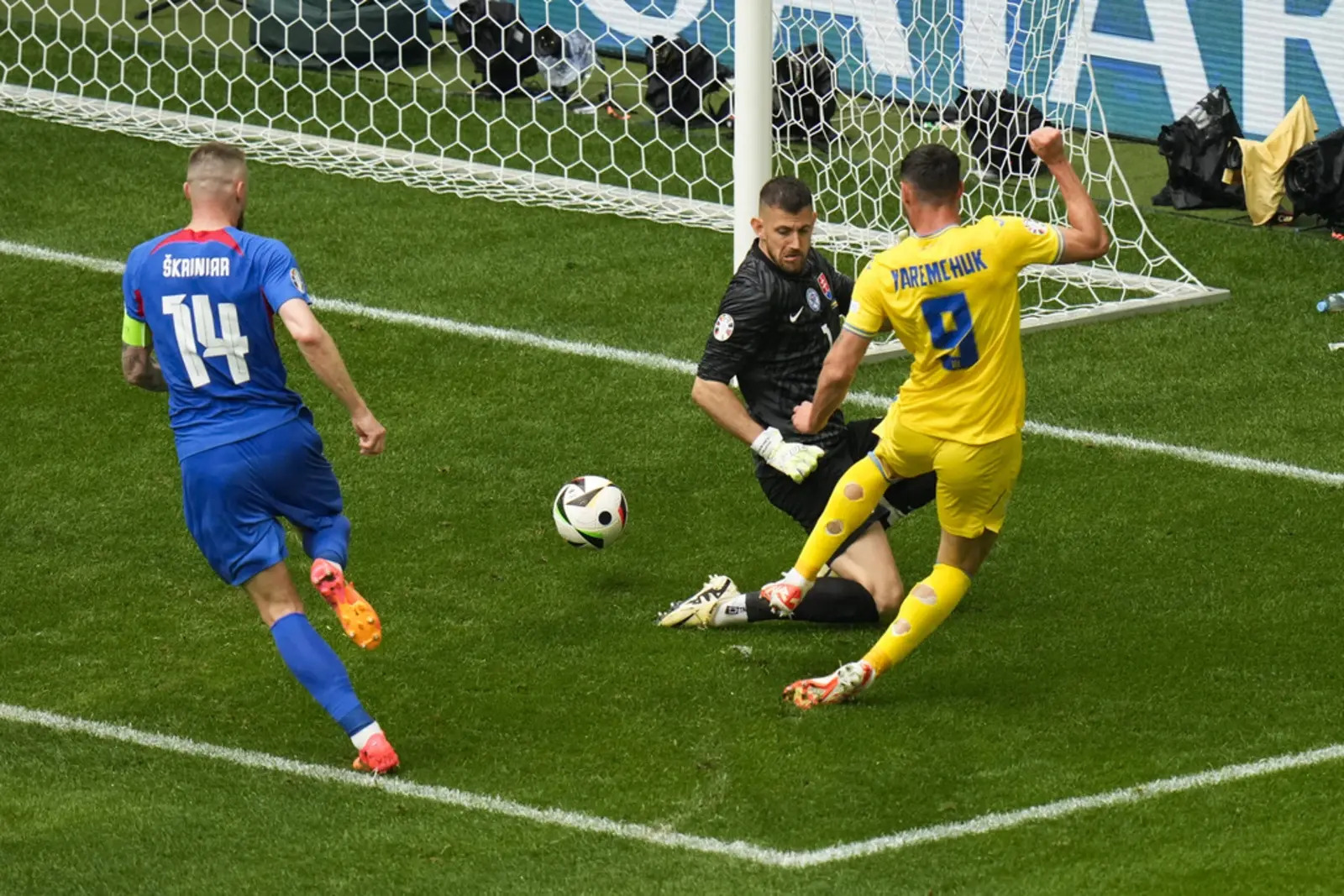 Ukraine alive and kicking as Yaremchuk grabs late winner against Slovakia