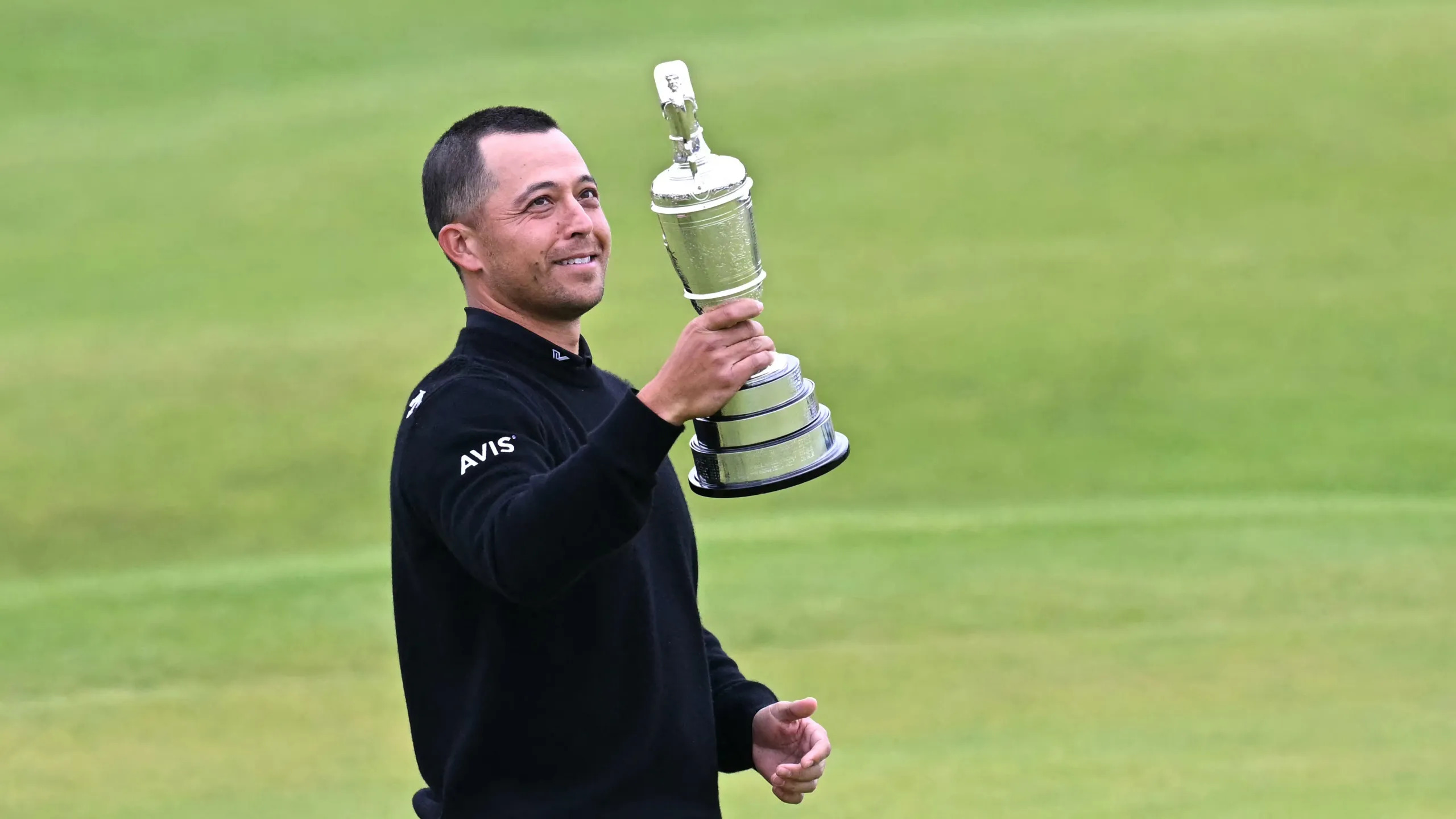 Imperious Schauffele wins British Open golf with faultless 65