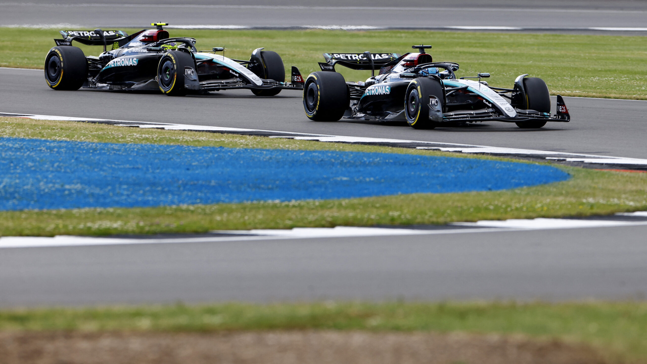 Mercedes chasing a hat-trick at hot Hungaroring