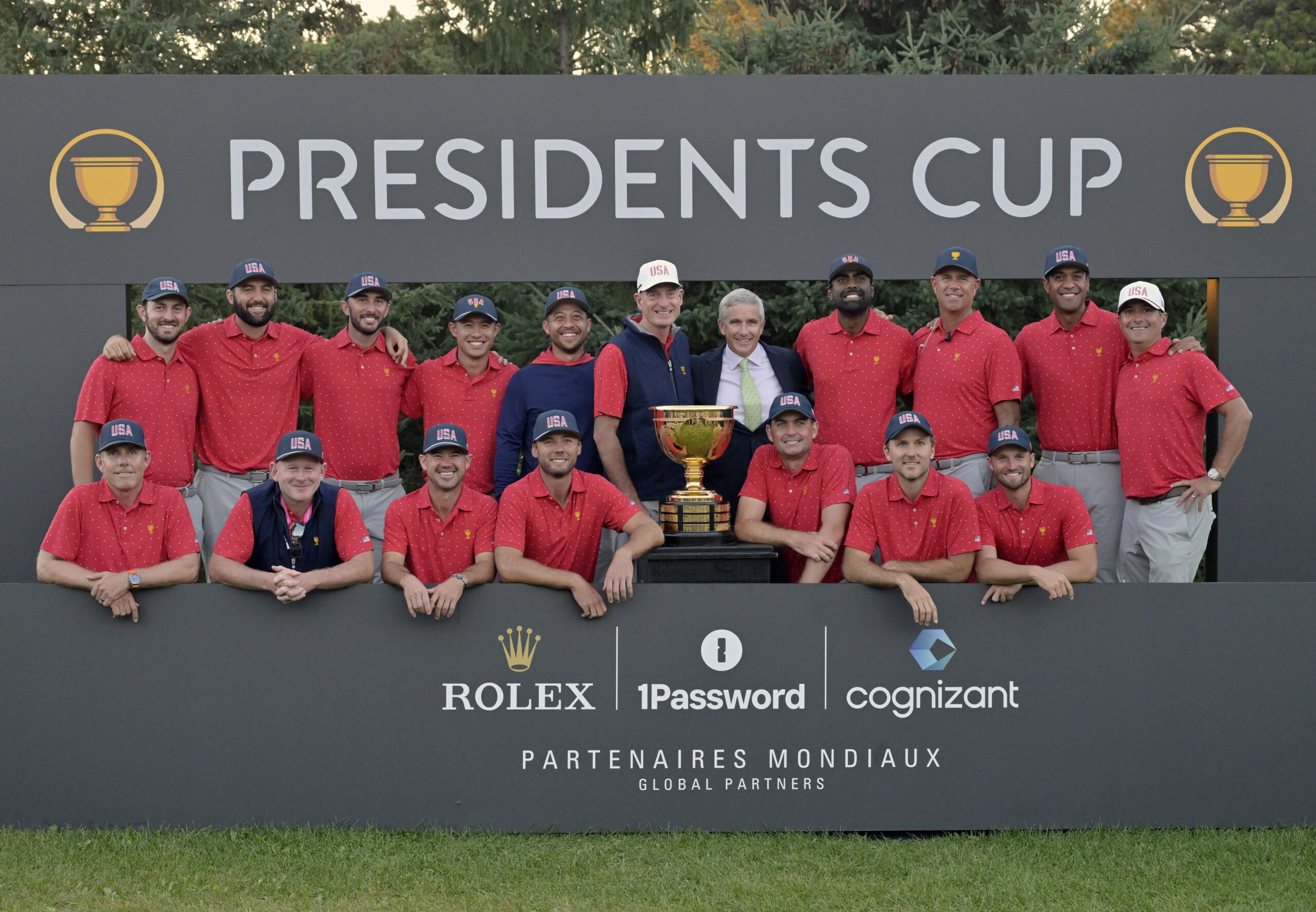 USA beat Internationals to secure 10th consecutive Presidents Cup