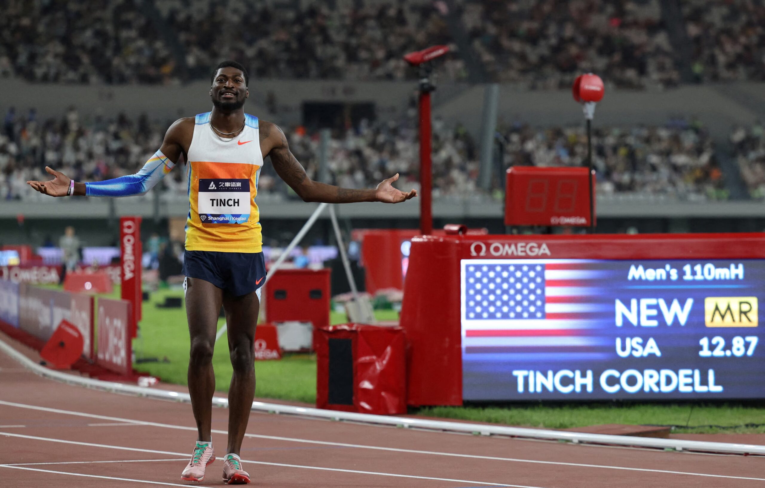 High hurdler Tinch fires warning shot at Diamond League