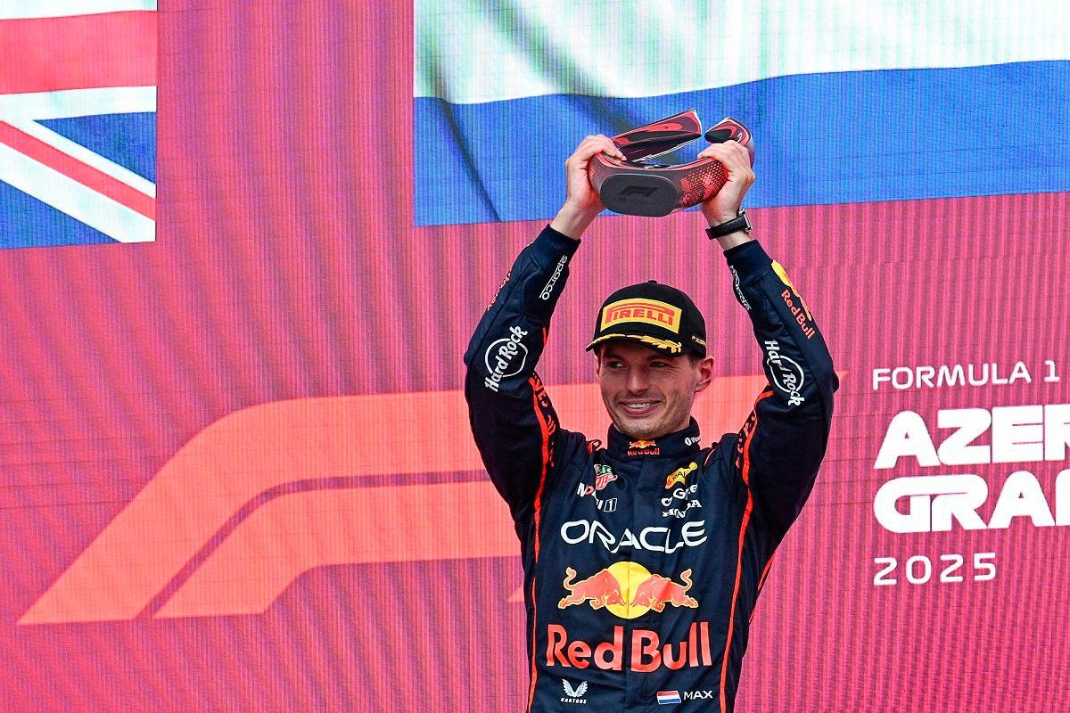 Verstappen wins Baku Grand Prix as Piastri crashes out