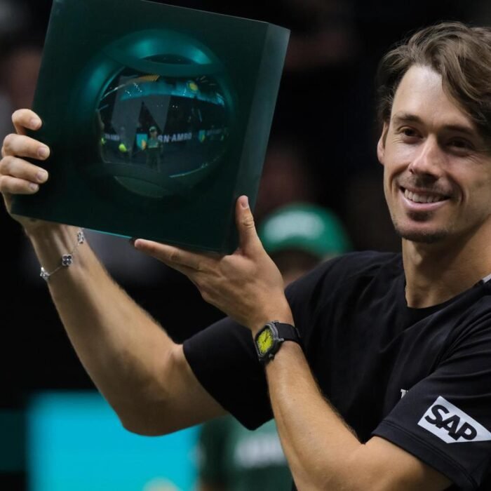 Third time lucky De Minaur dominates Auger-Aliassime to win Rotterdam Open