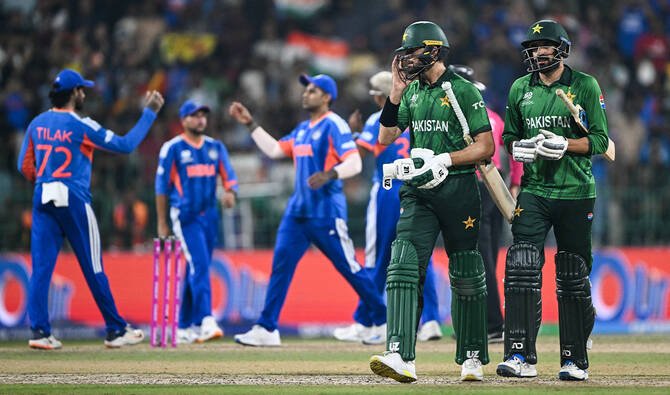 India thump Pakistan in grudge match to sail into Super Eight