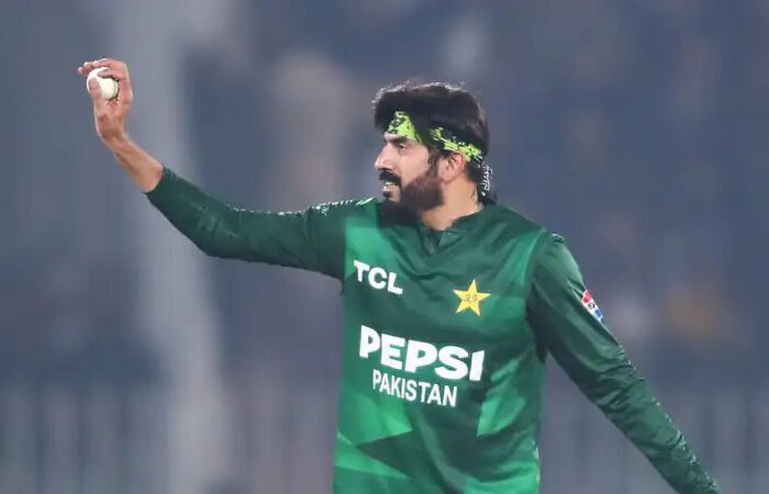 Spinner Usman Tariq signed by Warwickshire for Vitality Blast 2026