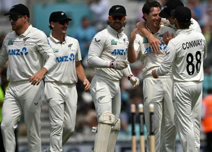 Brilliant Henry wraps up victory for New Zealand as England collapse