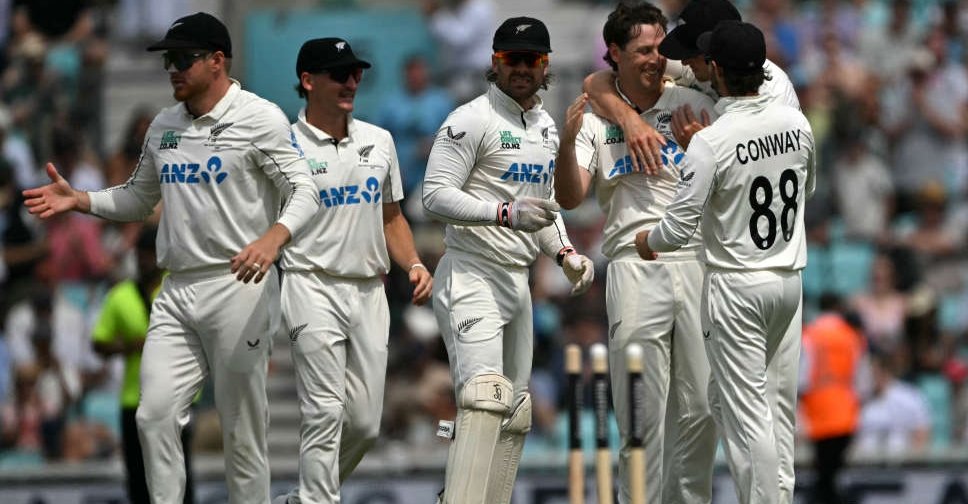 Brilliant Henry wraps up victory for New Zealand as England collapse