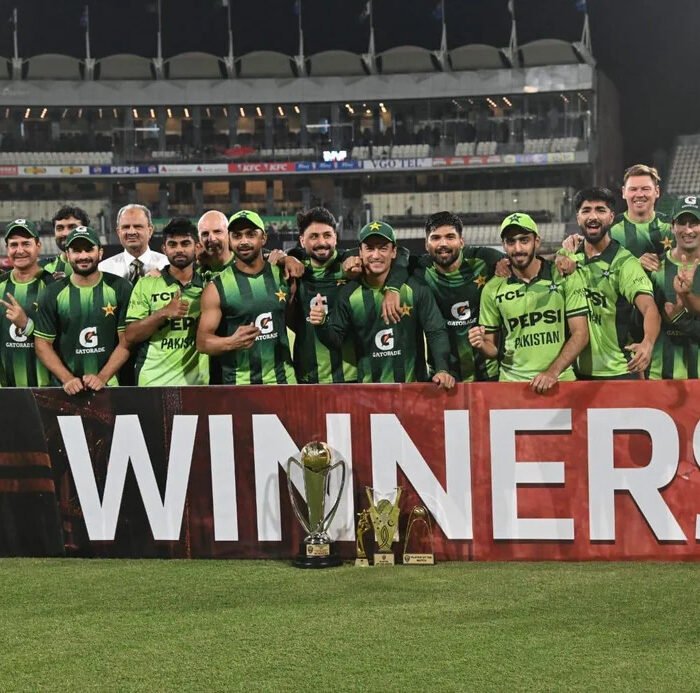 Pakistan down Australia by four wickets to win ODI series 2-1