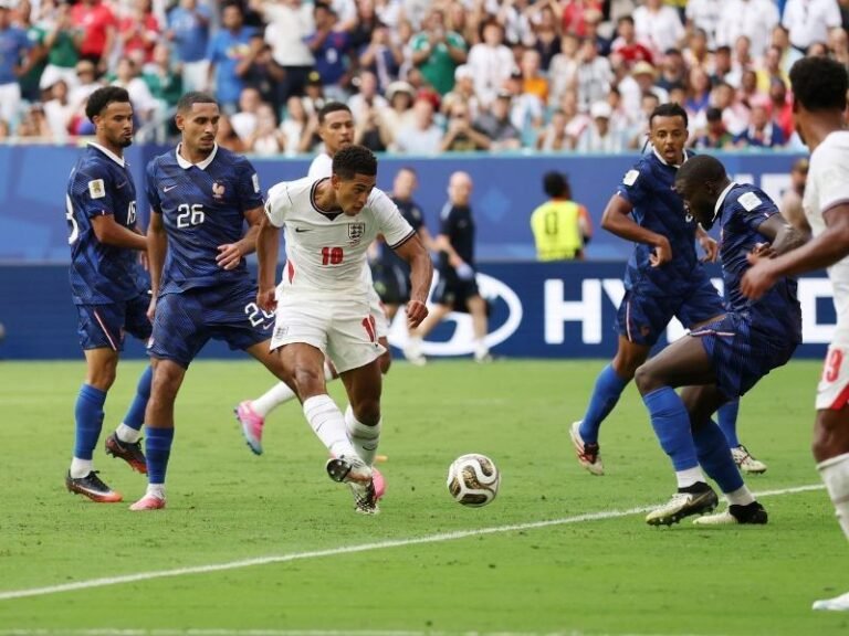England edge out France 6-4 in chaotic World Cup bronze match