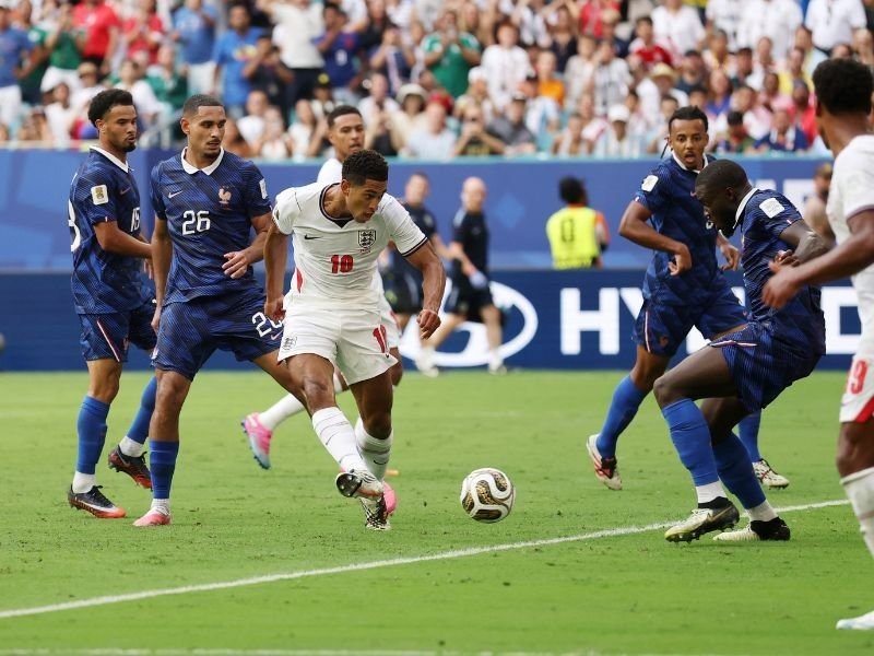 England edge out France 6-4 in chaotic World Cup bronze match
