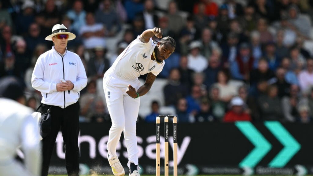 England down Pakistan by an innings and 103 runs in Headingley Test