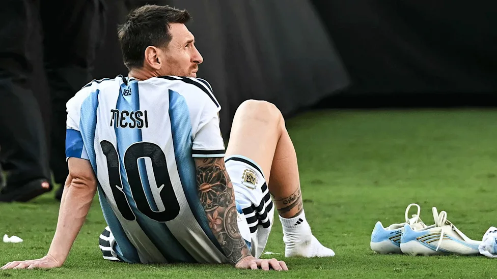 Lionel Messi says retiring from international football