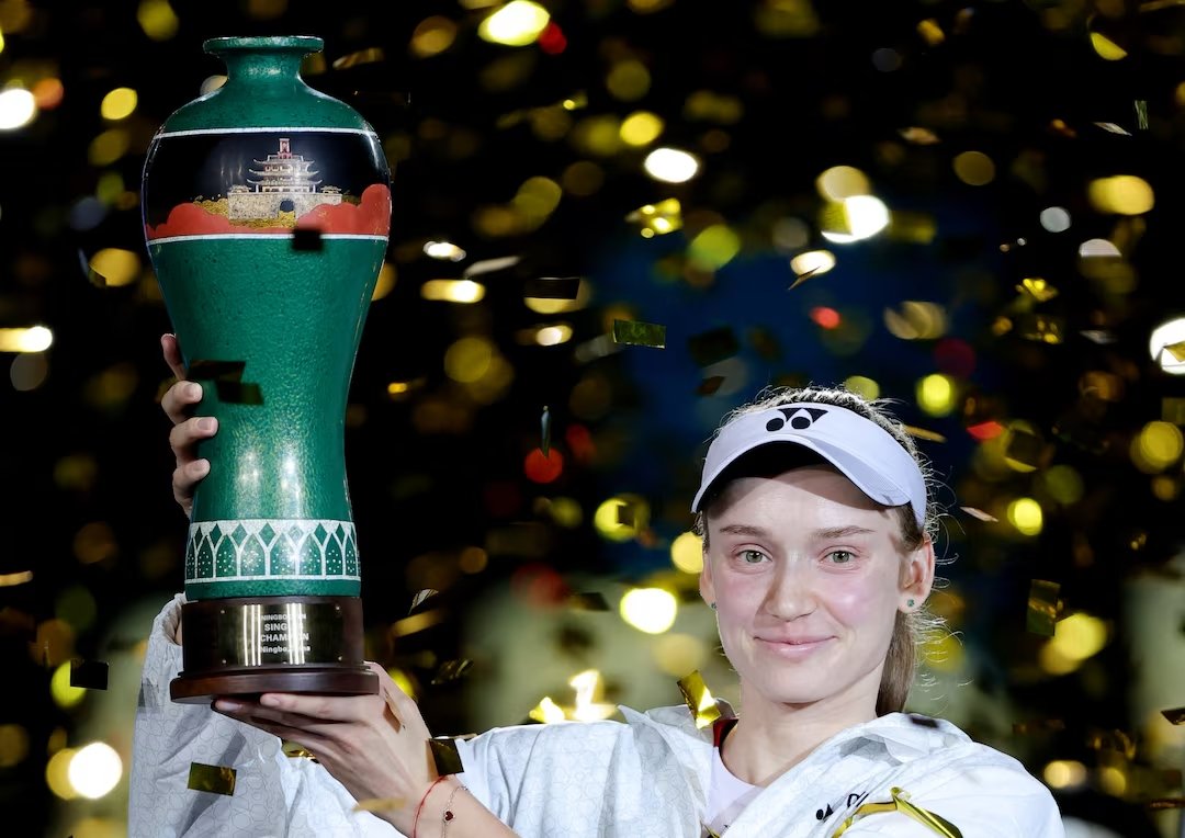 Rybakina brushes aside Fernandez to retain Ningbo crown