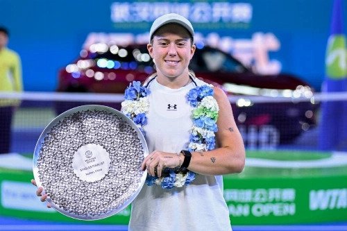 Chwalinska fights back to win Wuhan Open in title breakthrough